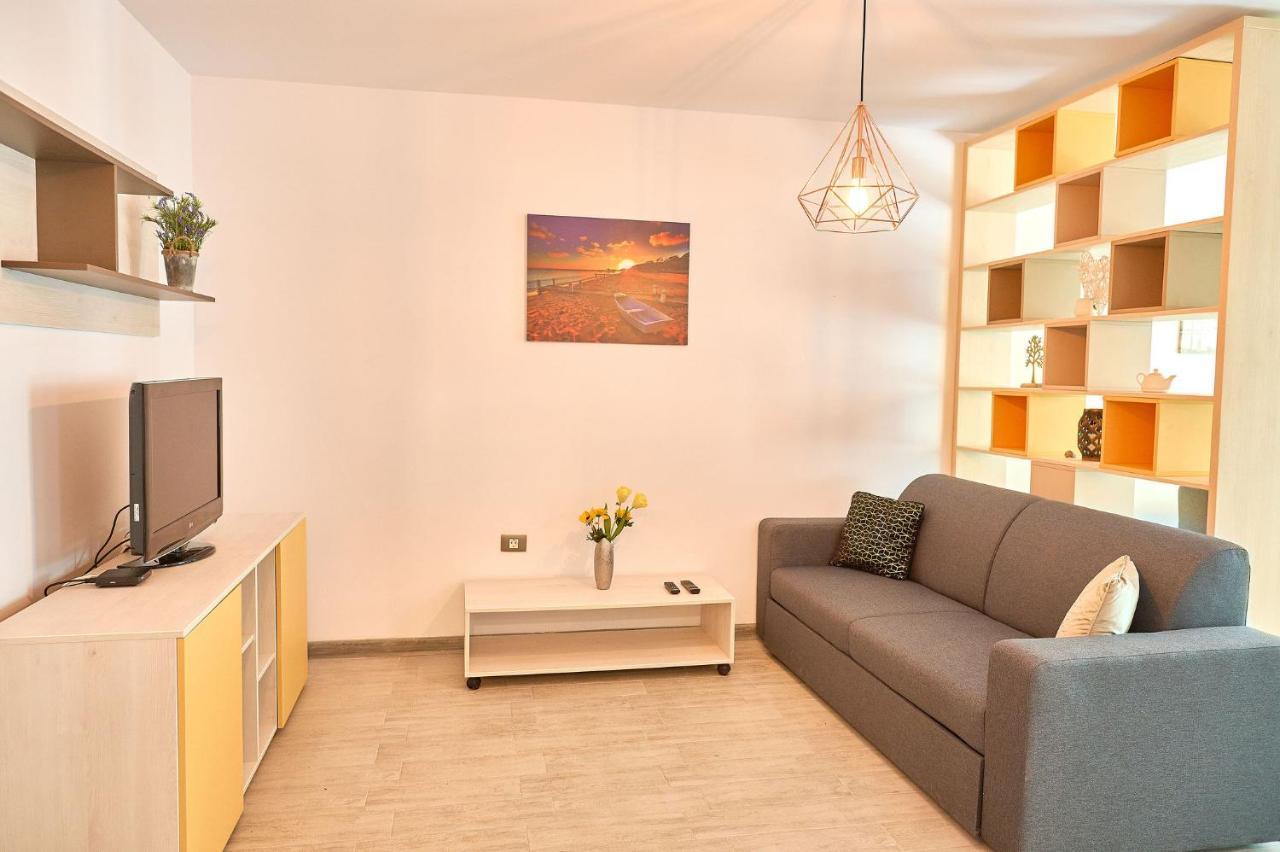 Orange Summer Apartment Spa Pools Beach Resort Mamaia Exterior foto