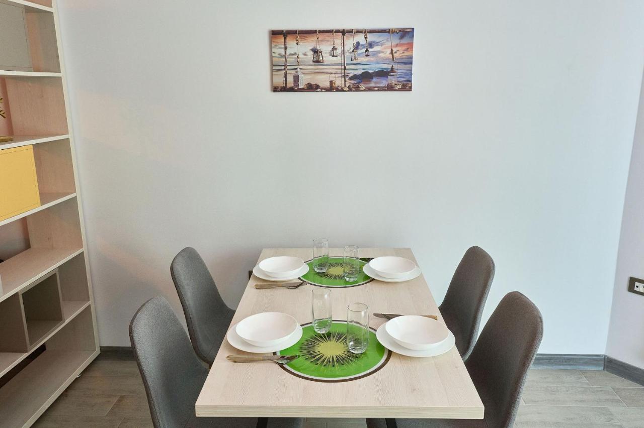 Orange Summer Apartment Spa Pools Beach Resort Mamaia Exterior foto