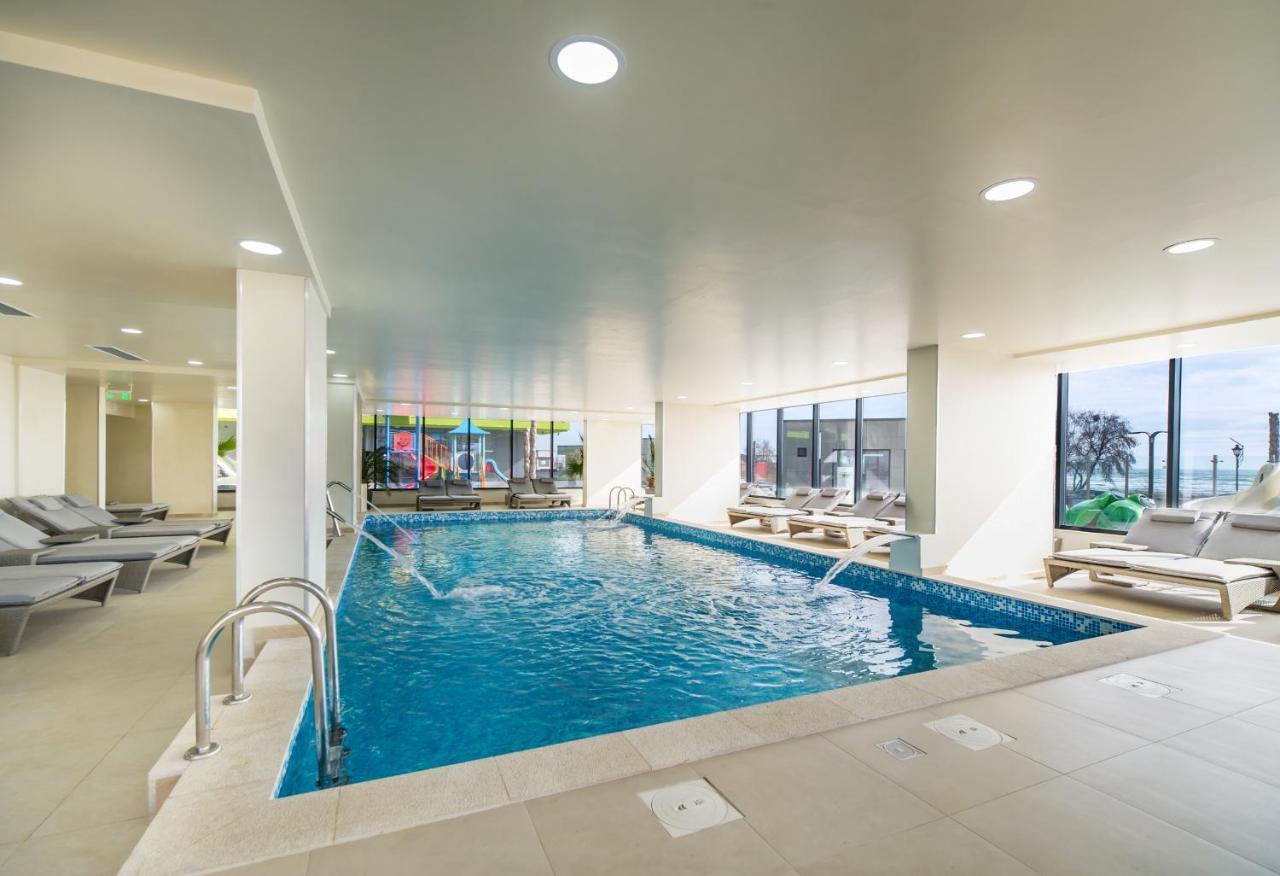 Orange Summer Apartment Spa Pools Beach Resort Mamaia Exterior foto